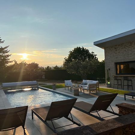 Hotel La Parenthese Auberives-sur-Vareze Exterior foto